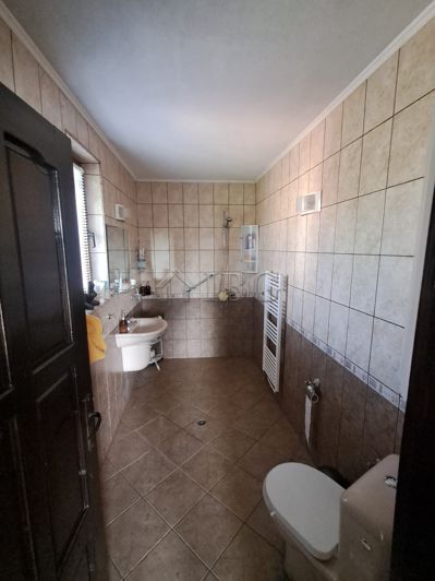 Image No.10-2 Bed House for sale