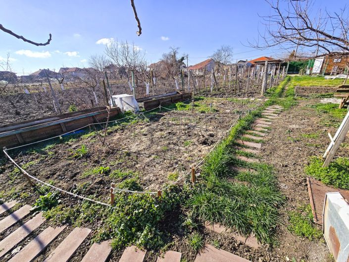 Image No.20-1 Bed House for sale