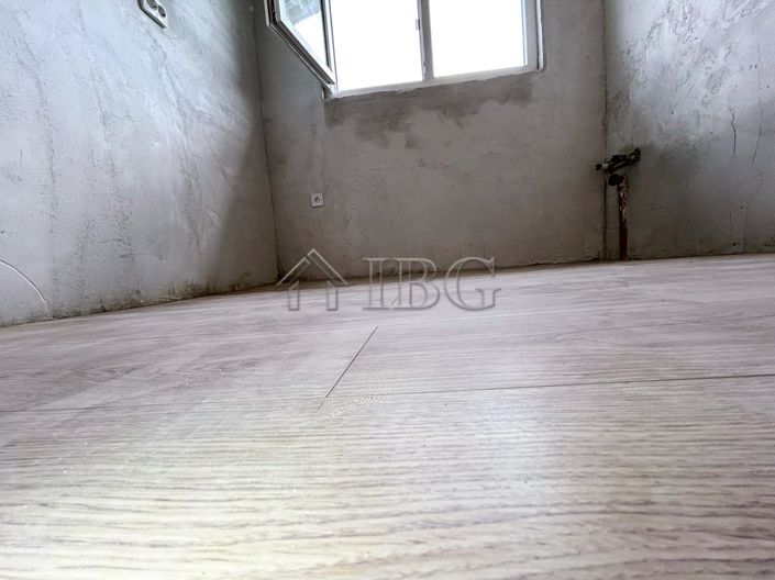 Image No.18-2 Bed House for sale