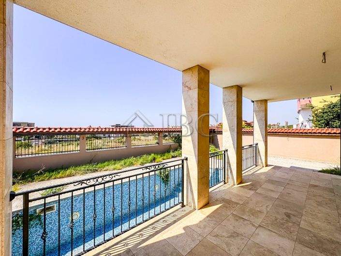 Image No.10-3 Bed House for sale