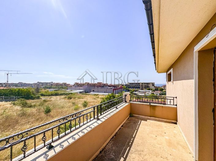 Image No.12-3 Bed House for sale