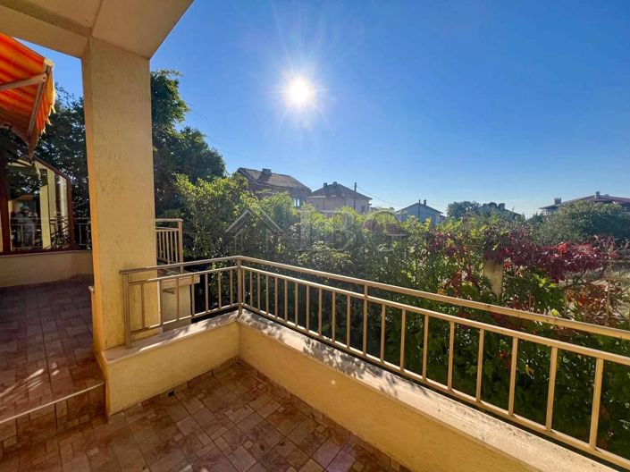 Image No.3-Maison de 4 chambres à vendre à Burgas