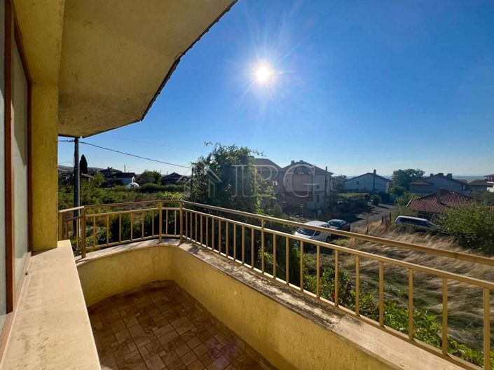 Image No.5-Maison de 4 chambres à vendre à Burgas