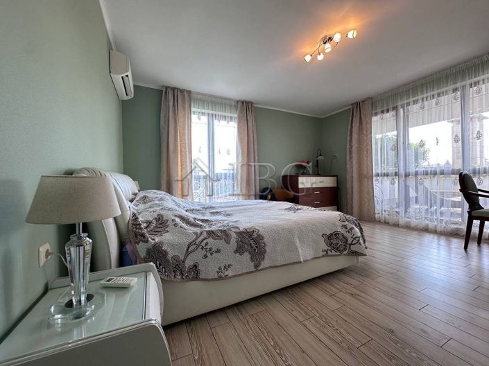 Image No.20-2 Bed Apartment for sale