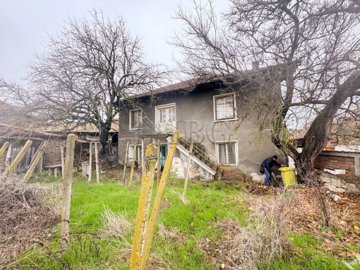 3-bedroom-house-with-outbuildings-cherven-rus