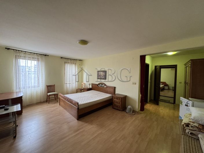 Image No.12-5 Bed Hotel for sale