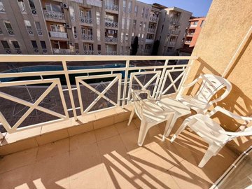 studio-sunny-day-6-studio-8