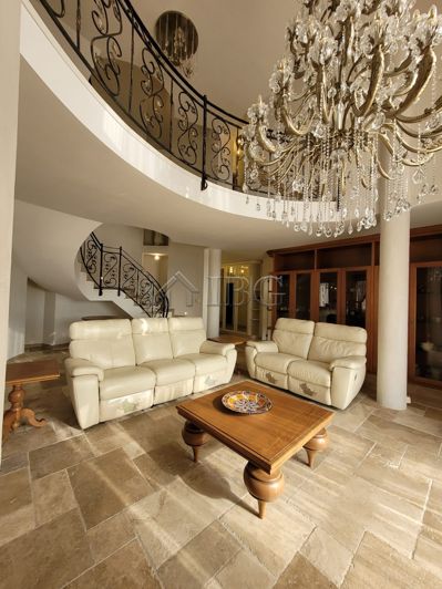 Image No.1-4 Bed Apartment for sale