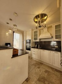 f737de371973c473317f411bd5ebf93b