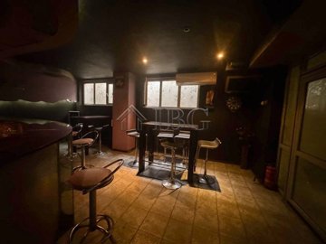 large-permise-with-top-location-ruse-city-36