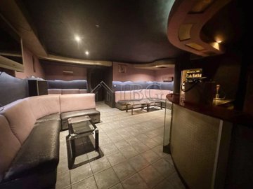 large-permise-with-top-location-ruse-city-37