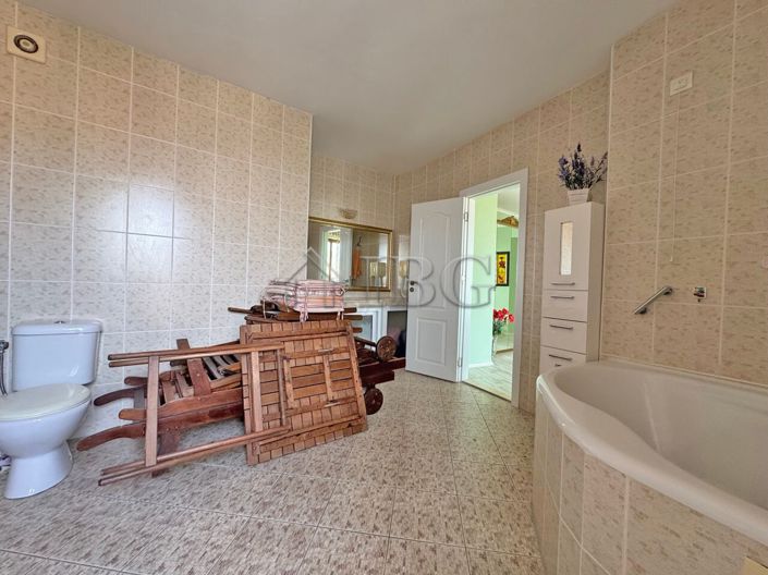 Image No.18-1 Bed Apartment for sale