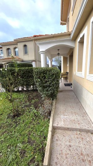 Image No.3-4 Bed House for sale