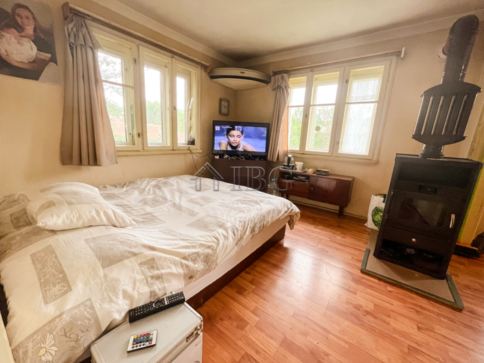 Image No.3-5 Bed House for sale