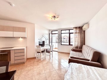 etara-3-sveeti-vlas-2-bedroom-apartment-13