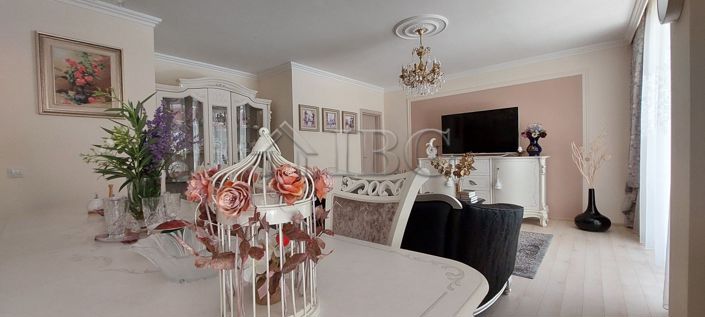 Image No.10-2 Bed House for sale