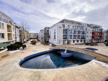 sunny-day-3-sunny-beach-studio-19