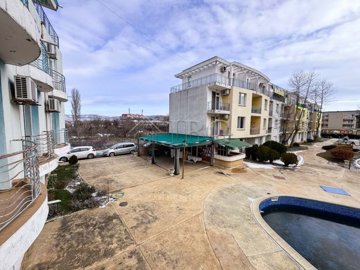 sunny-day-3-sunny-beach-studio-13