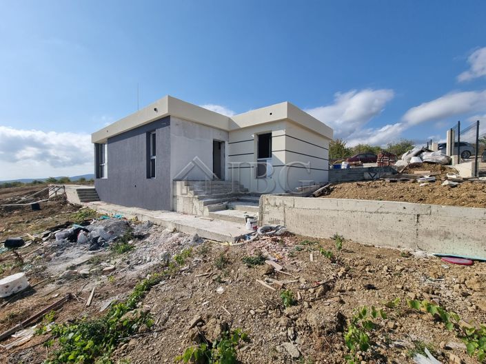 Image No.5-Maison de 3 chambres à vendre à Sliven 