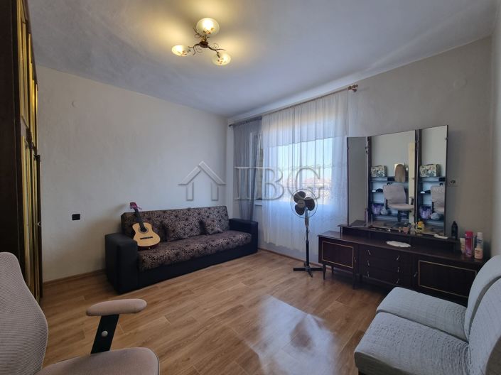 Image No.6-2 Bed House for sale