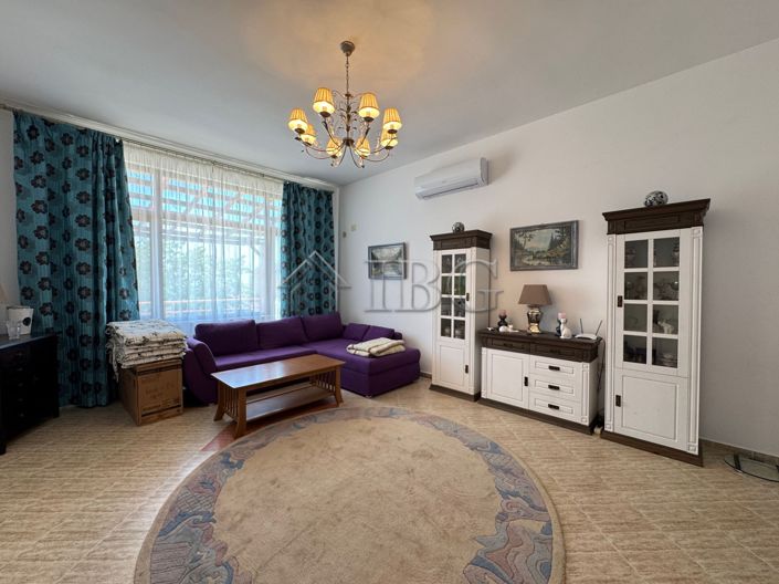 Image No.6-3 Bed House for sale