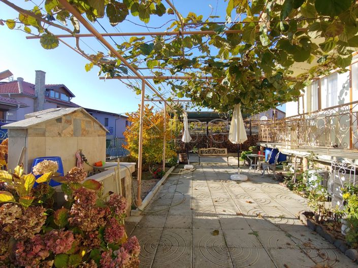 Image No.20-6 Bed House for sale