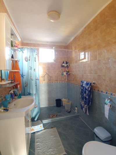 Image No.6-6 Bed House for sale