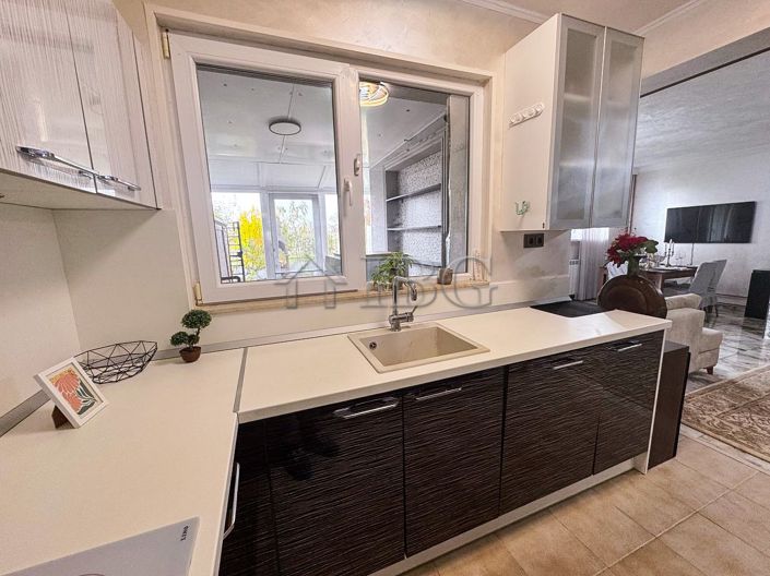 Image No.10-3 Bed House for sale