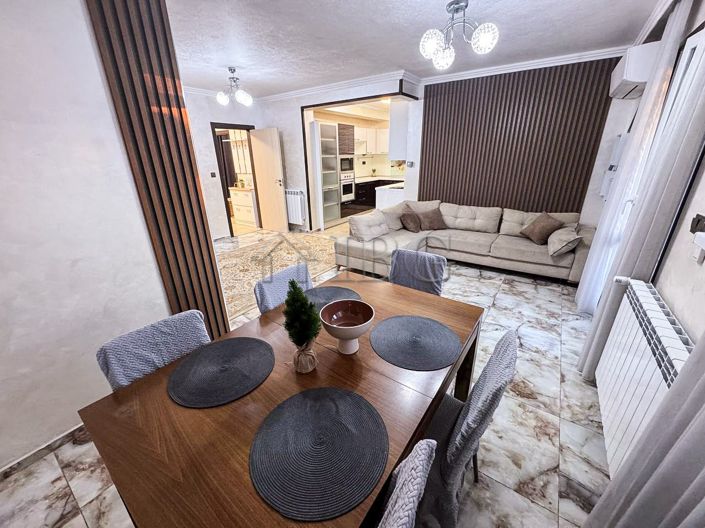 Image No.15-3 Bed House for sale