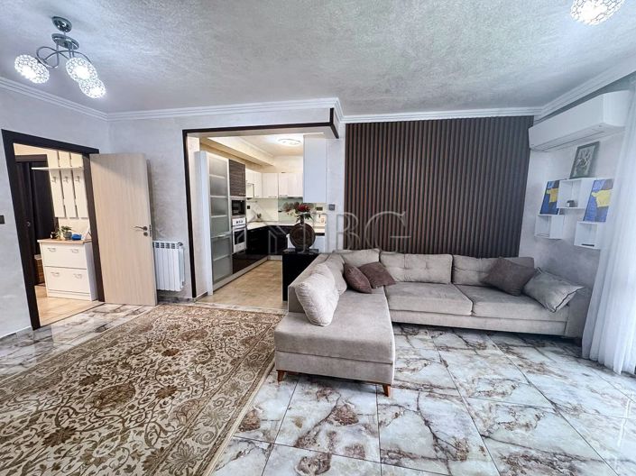 Image No.18-3 Bed House for sale