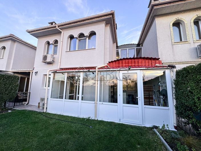 Image No.3-3 Bed House for sale