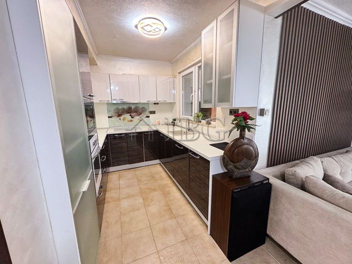 Image No.8-3 Bed House for sale