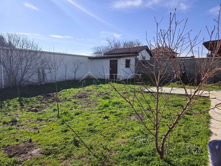 Image No.12-1 Bed House for sale