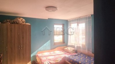 2-bedroom-renovated-house-with-big-garden-6