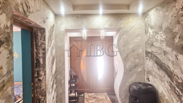 Image No.9-2 Bed House for sale