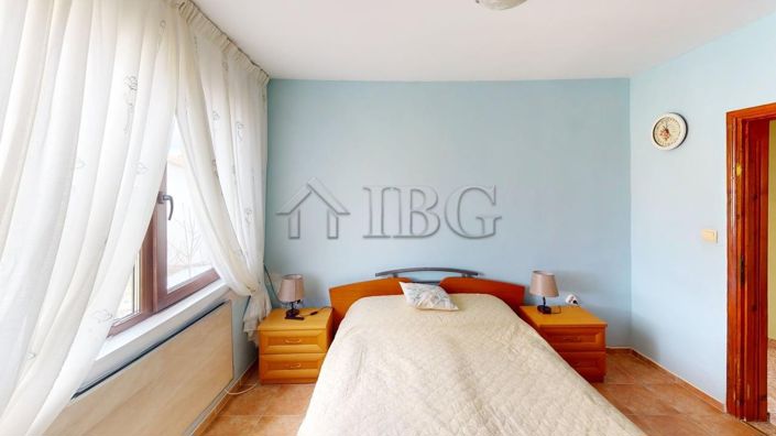 Image No.17-3 Bed House for sale