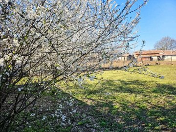 3-bedroom-house-garage-outbuildings-garden-5