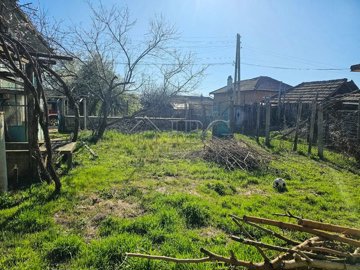 3-bedroom-house-garage-outbuildings-garden-9