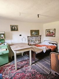 3-bedroom-house-garage-outbuildings-garden-2