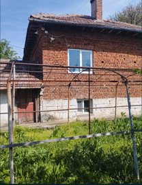 hause-with-big-garden-in-the-edge-of-the-vill