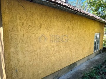 renovated-house-with-big-garden-not-far-from-