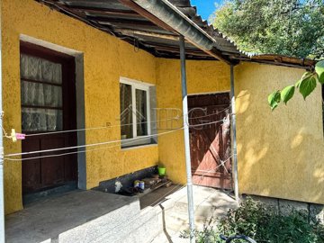 renovated-house-with-big-garden-not-far-from-