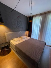 00c670bc-3501-4453-8321-0943834a11f8