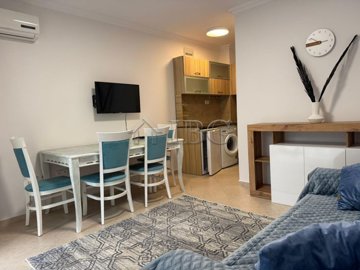 e5e6f85d-8983-49e8-803e-ad63a3451604