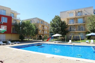 1-bedroom-sunny-day-5-sunny-beach-img9880