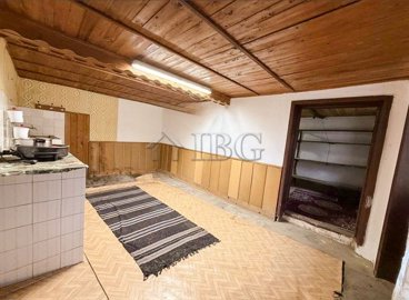 3-bedroom-house-outbuildings-5-km-to-general-