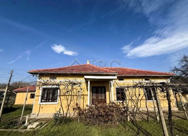 3-bedroom-house-outbuildings-5-km-to-general-