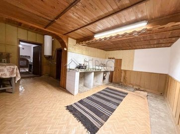3-bedroom-house-outbuildings-5-km-to-general-