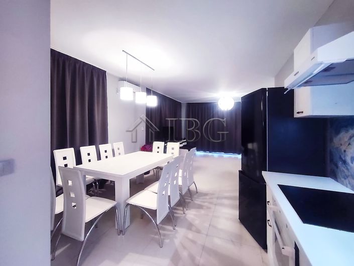 Image No.16-6 Bed House for sale