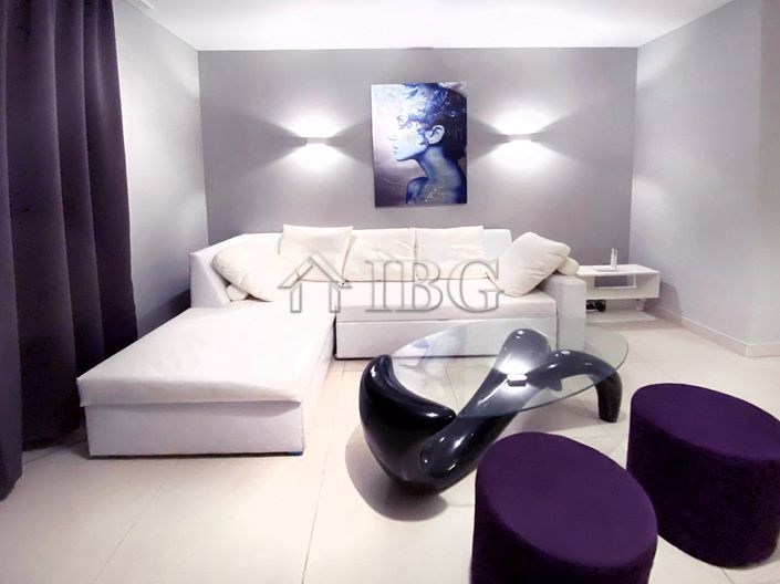 Image No.18-6 Bed House for sale